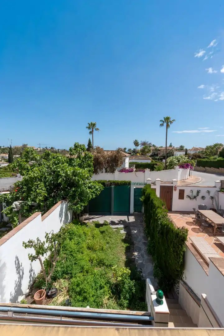 Jardí de Casa adosada en venda en Marbella amb Aire condicionat, Jardí privat i Terrassa