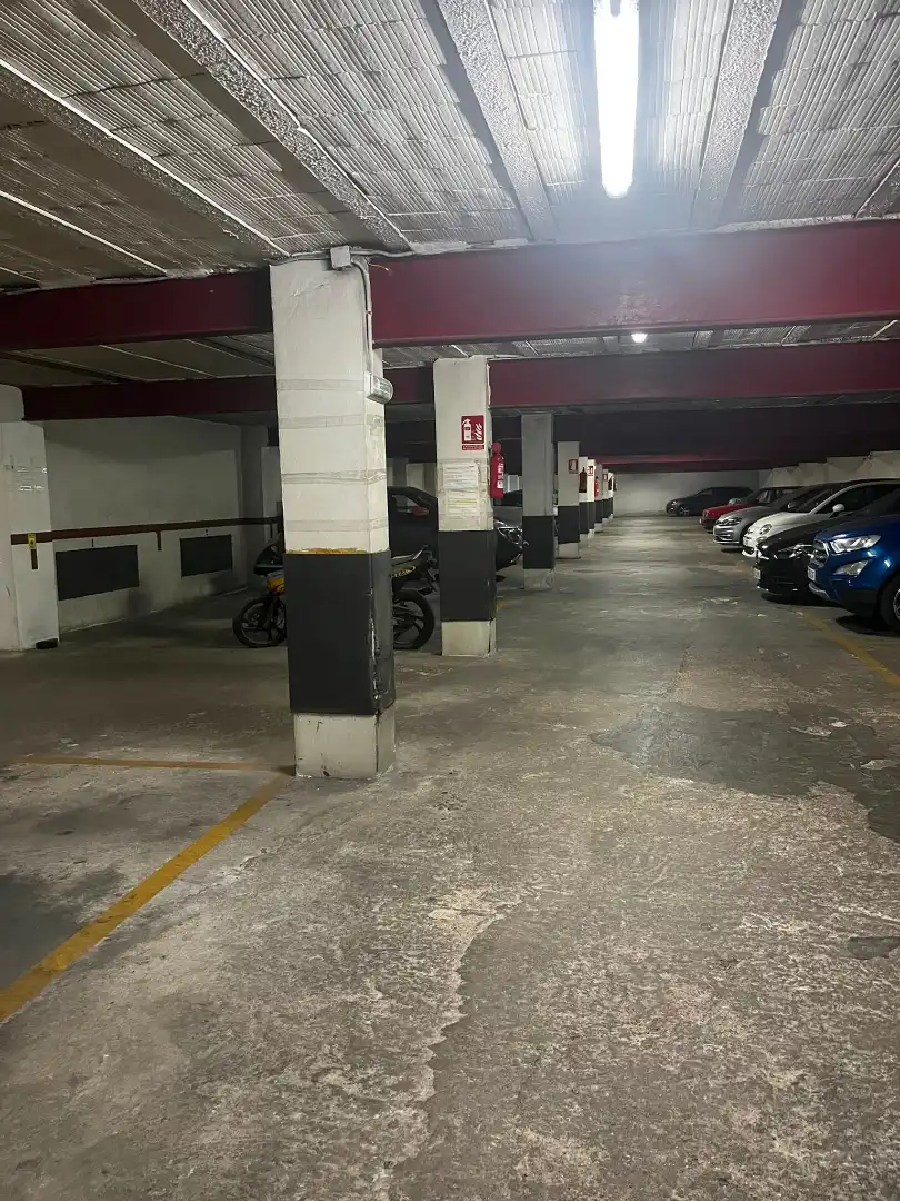 Motorradstellplatz zur Miete in Calle Juan Ramón Jiménez, imagen 4