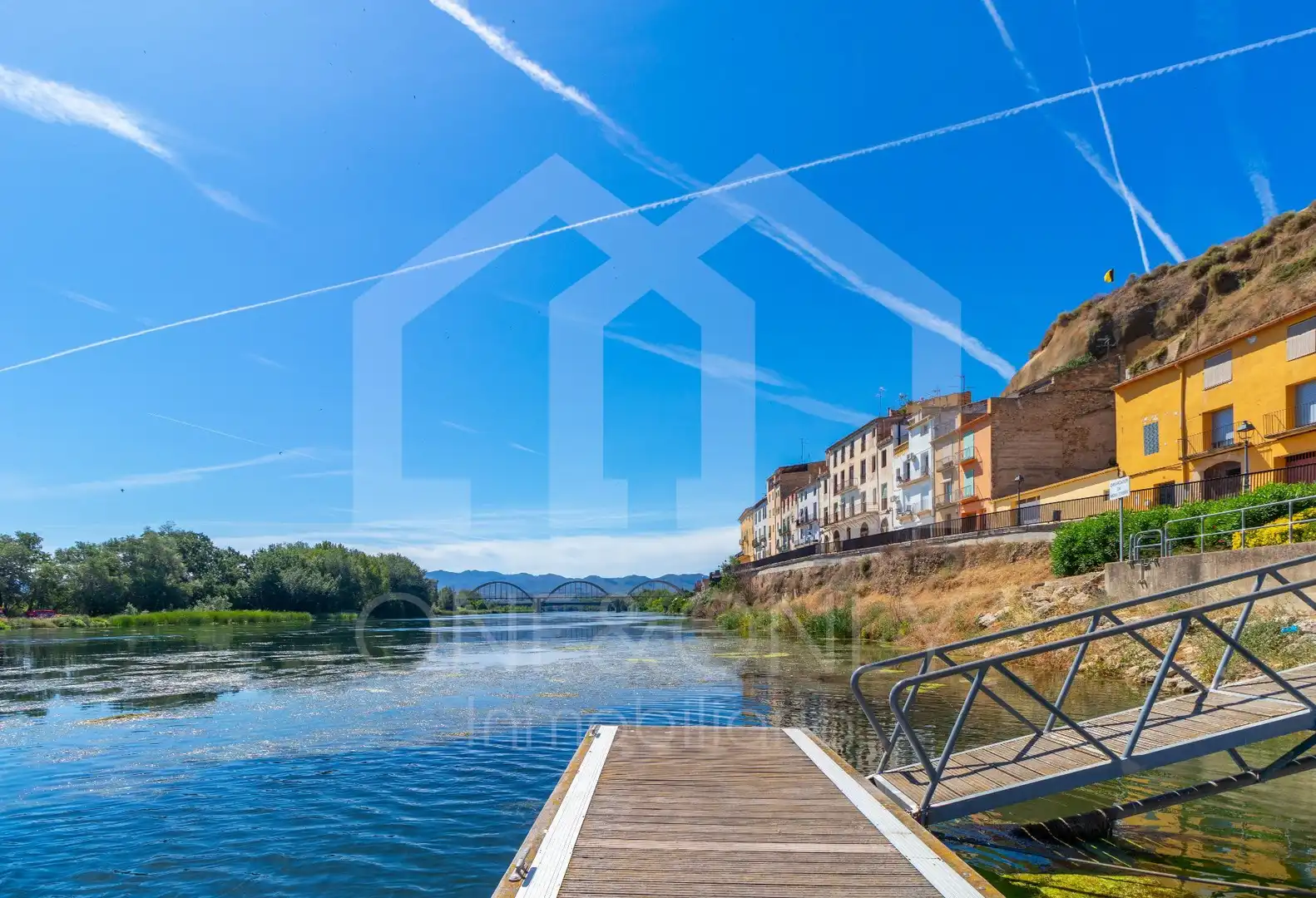 Vista exterior de Edifici en venda en Móra d'Ebre