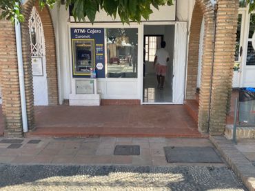 Business premises to rent in Calle Higueral de Artola 19