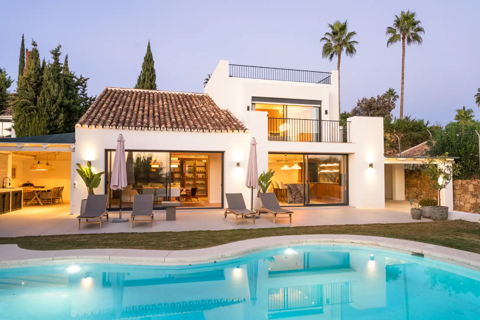 Villa mit Pool zum Verkauf in Nueva Andalucía, imagen 3
