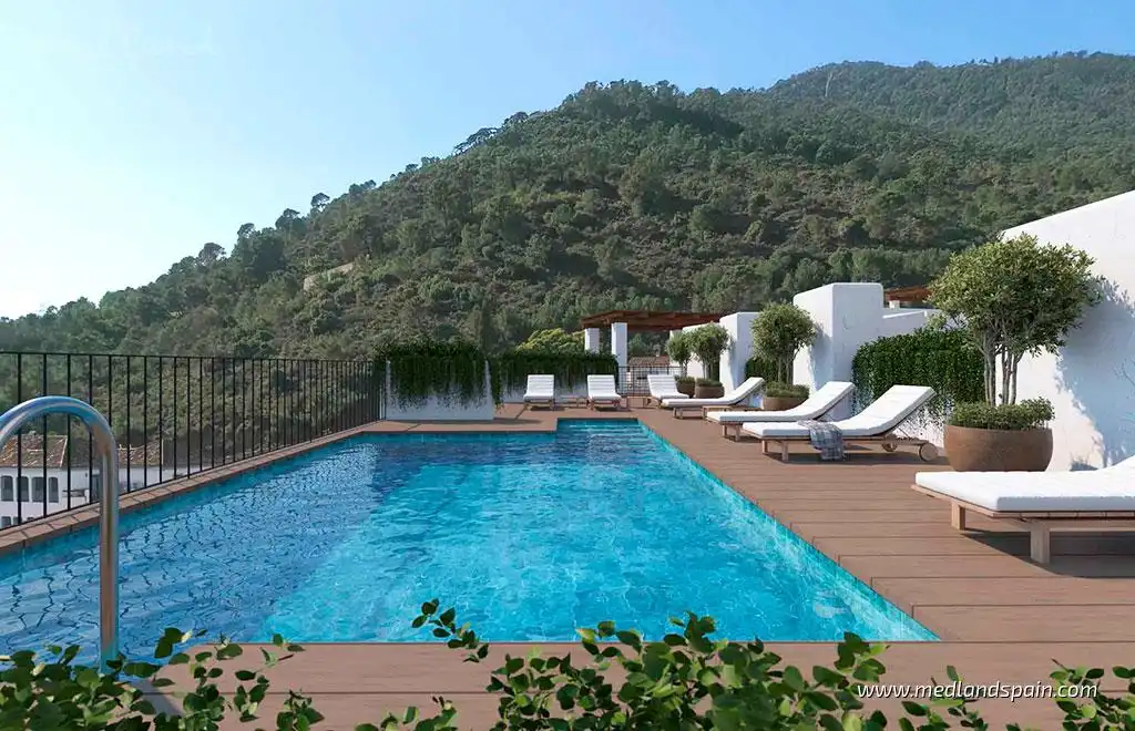 Apartament amb piscina en venda a Benahavís pueblo
