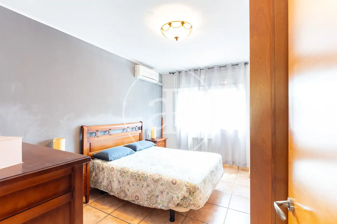 Habitación de Casa o chalet en venta en Terrassa con Aire acondicionado, Calefacción y Jardín privado