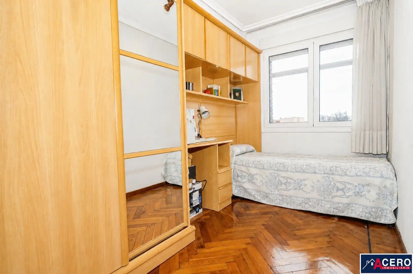 Habitación de Piso en venta en Santander con Calefacción, Trastero y Balcón