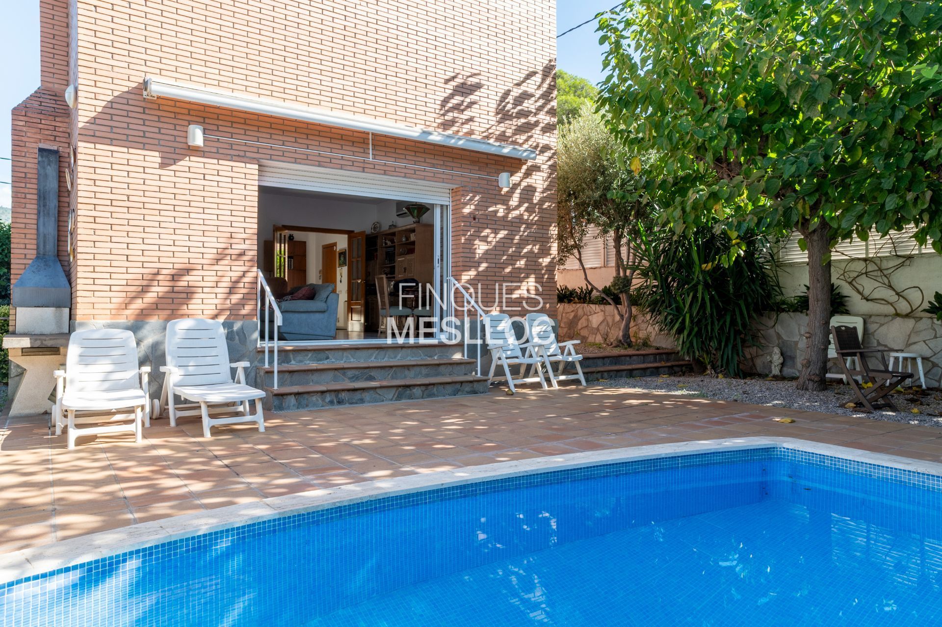 Piscina de Casa o xalet en venda en El Masnou amb Calefacció, Jardí privat i Piscina