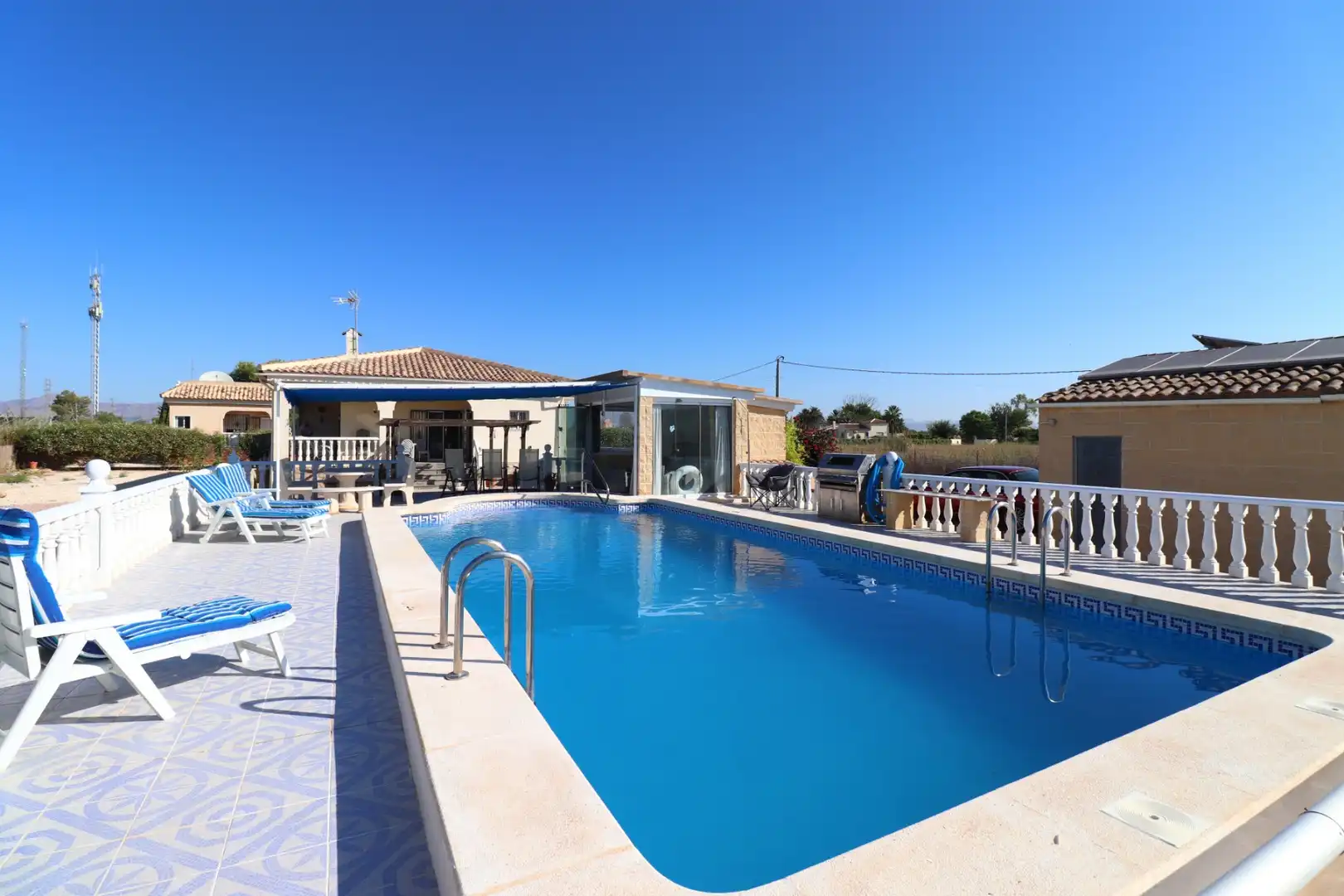 Maison rustique avec piscine à vendre à Callosa de Segura
