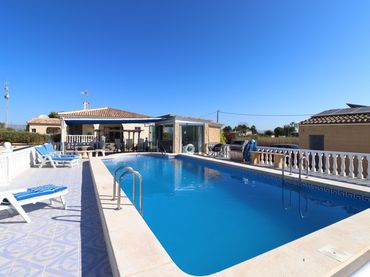 Casa rústica con piscina en venta en Callosa de Segura