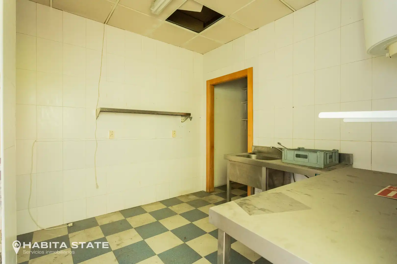 Cocina de Local en venta en Almería