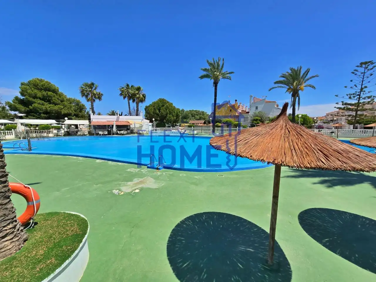 Piscina de Casa adosada en venta en Torrevieja con Calefacción, Jardín privado y Terraza