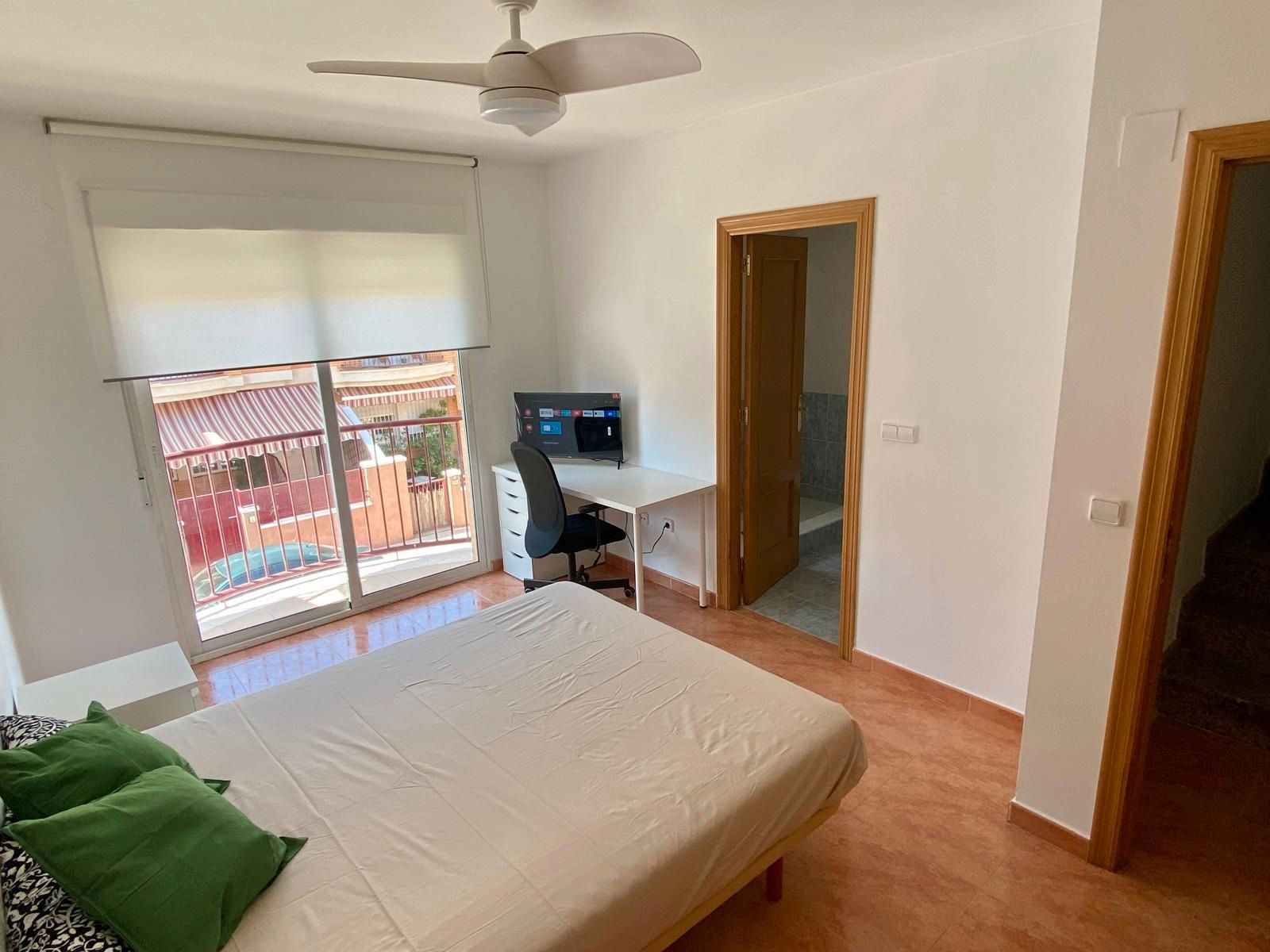 Dormitori de Casa adosada per a compartir en  Murcia Capital amb Aire condicionat, Calefacció i Terrassa