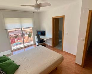Dormitori de Casa adosada per a compartir en  Murcia Capital amb Aire condicionat, Calefacció i Terrassa