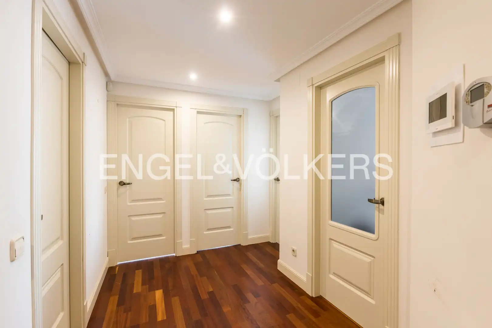 Flat for sale in Madrid  with Air Conditioner, Heating and Swimming Pool