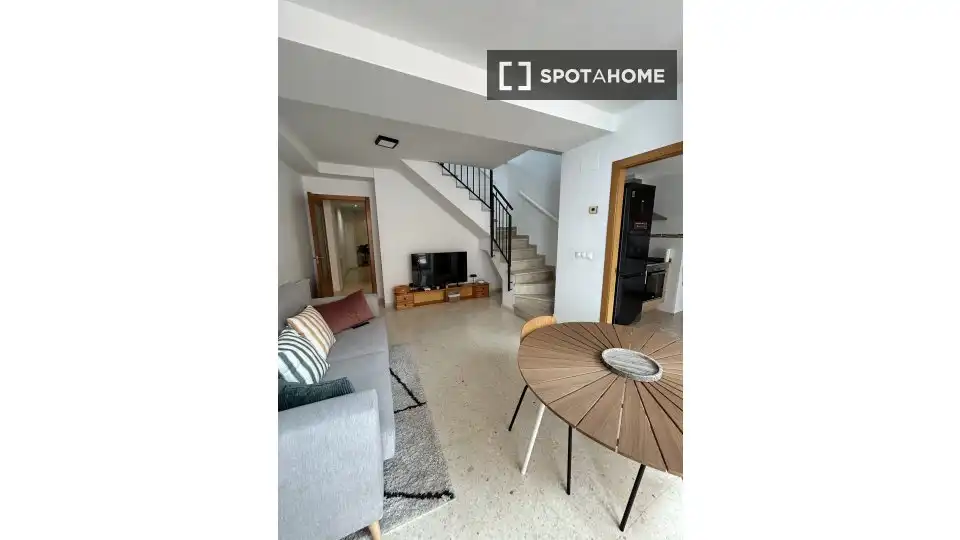 Exterior view of Flat for rent in Valencia  with Air Conditioner, Heating and Furnished