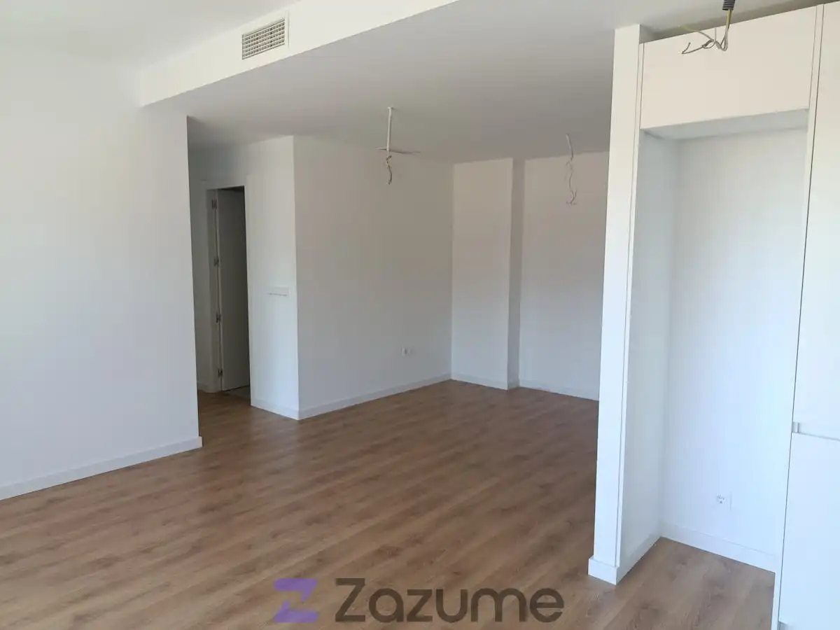 Wohnung zur Miete in Dos Hermanas mit Klimaanlage, Heizung und Privatgarten