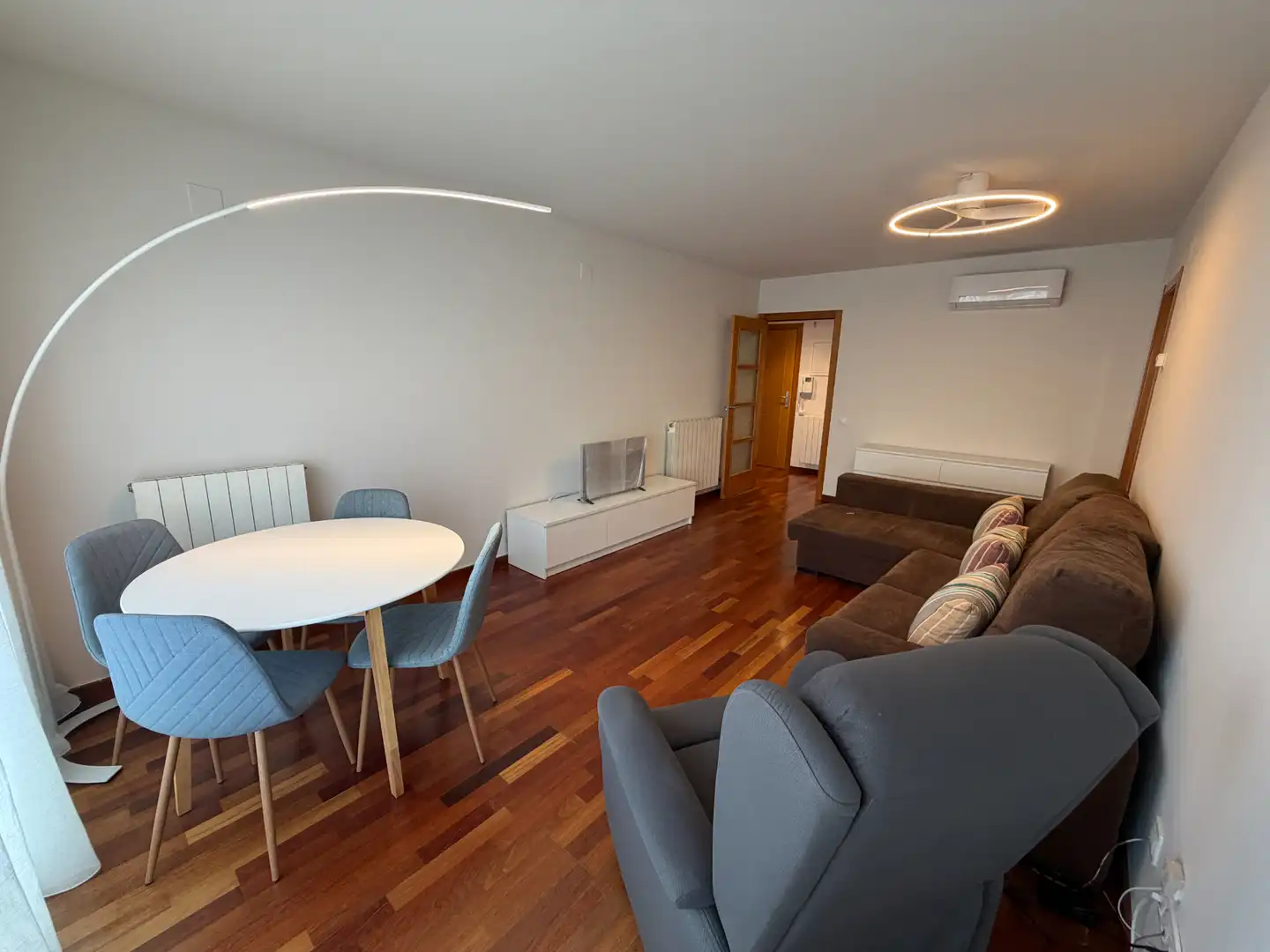 Living room of Flat for rent in  Lleida Capital  with Air Conditioner, Heating and Parquet flooring