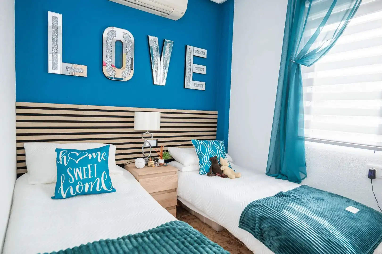 Schlafzimmer von Einfamilien-Reihenhaus zum Verkauf in Orihuela mit Klimaanlage, Heizung und Terrasse