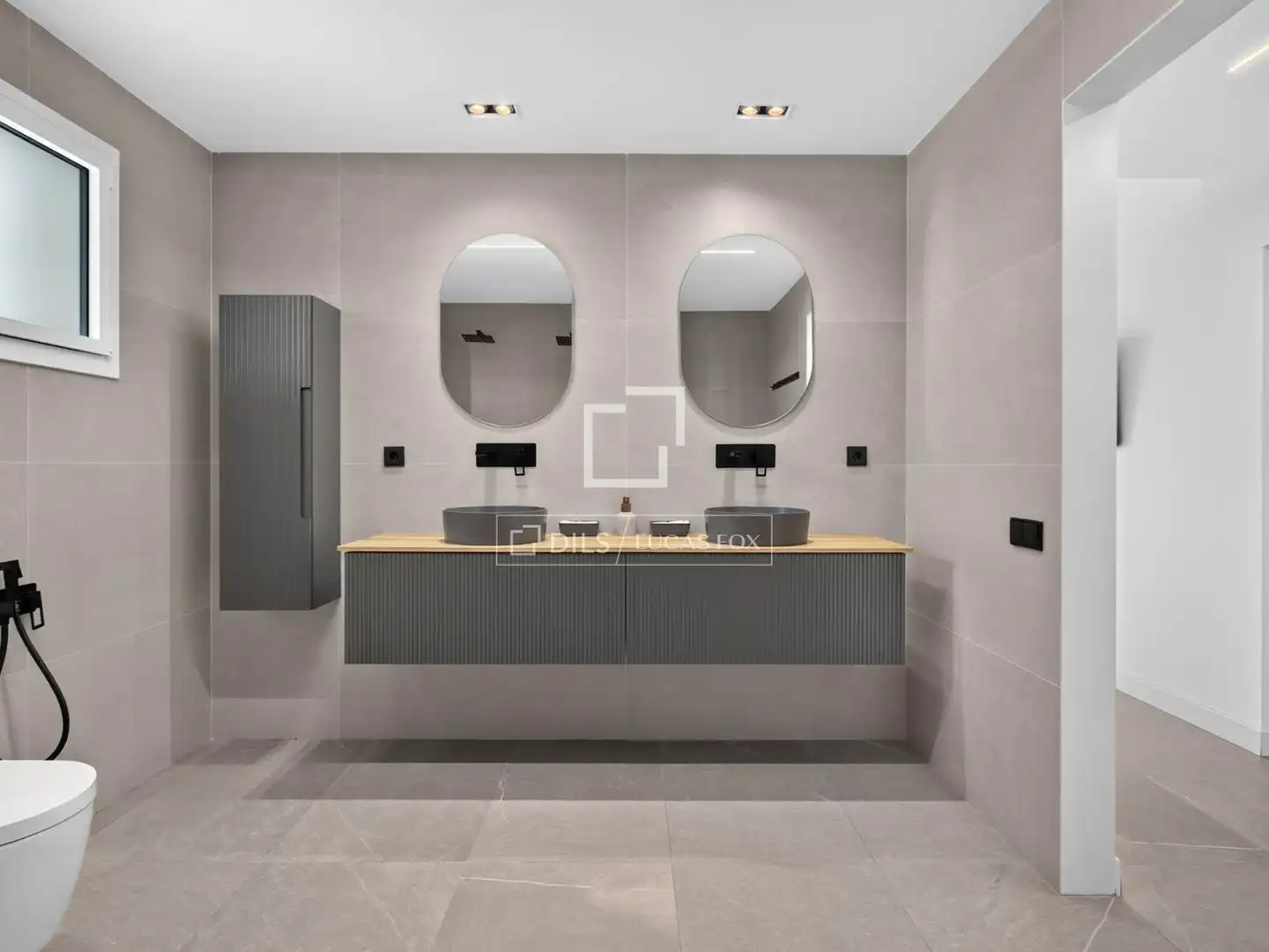 Bathroom of Houses for sale in Badalona  with Air Conditioner, Heating and Private garden