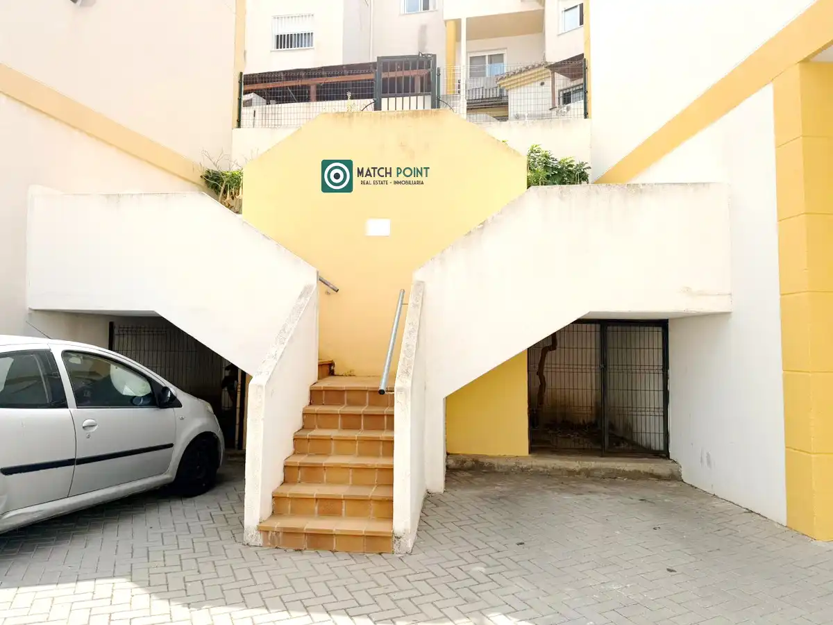 Parkplatz von Einfamilien-Reihenhaus zur Miete in Almuñécar mit Möbliert