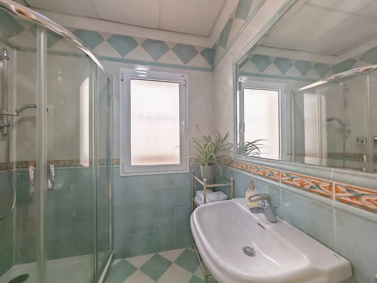 Bathroom of Houses for sale in Marbella  with Air Conditioner, Heating and Private garden