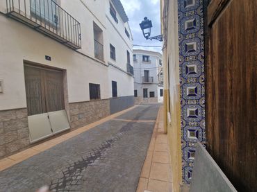 House with balcony for sale in Baix