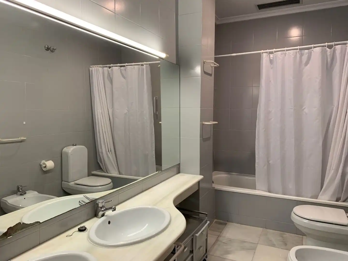 Baño de Piso de alquiler en Valencia con Aire acondicionado y Calefacción