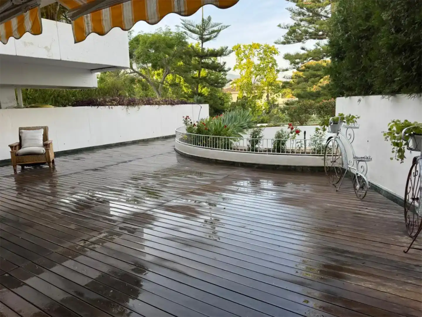 Terrasse von Wohnung zur Miete in Marbella mit Klimaanlage, Schwimmbad und Balkon