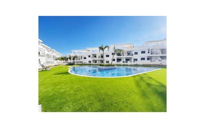 Vista exterior de Casa o xalet en venda en Torrevieja amb Terrassa i Piscina