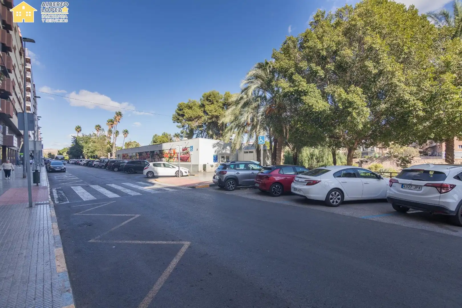 Parking de Ático en venta en Elche / Elx con Terraza y Balcón