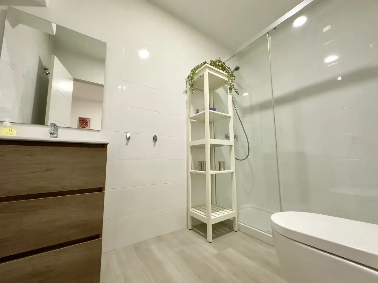 Baño de Apartamento en venta en Málaga con Aire acondicionado, Parquet y Amueblado