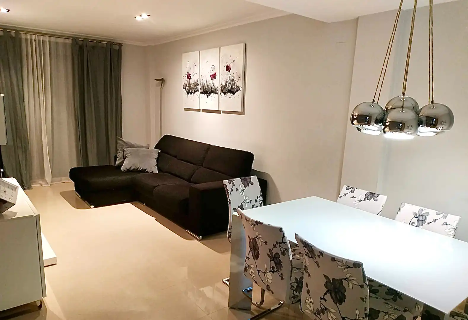 Wohnzimmer von Wohnung zum Verkauf in Sueca mit Klimaanlage, Abstellraum und Balkon