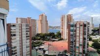 Vista exterior de Apartament en venda en Benidorm amb Aire condicionat, Terrassa i Piscina comunitària