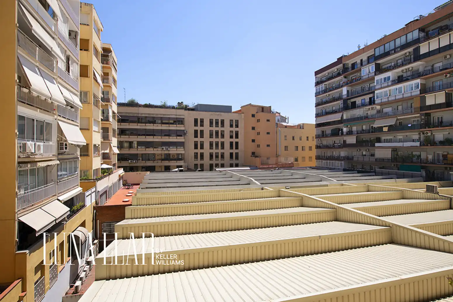 Vista exterior de Piso en venta en Barcelona