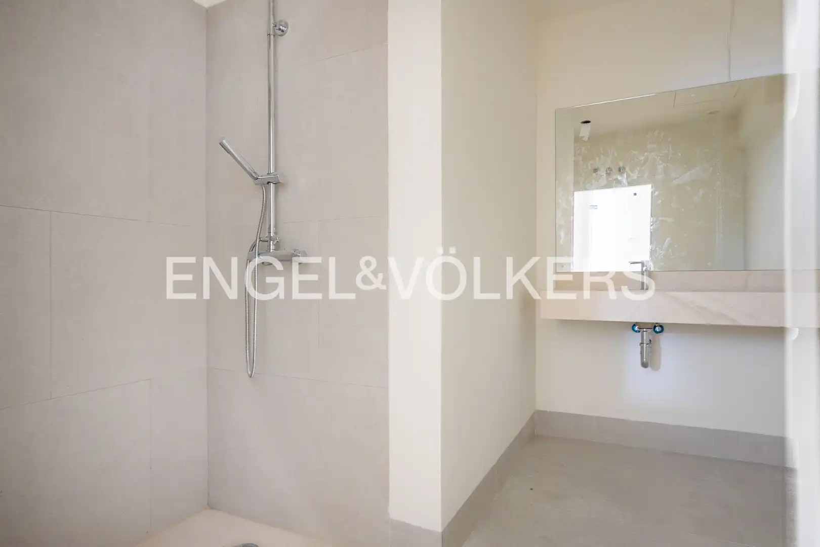 Baño de Piso en venta en Sevilla con Aire acondicionado y Calefacción