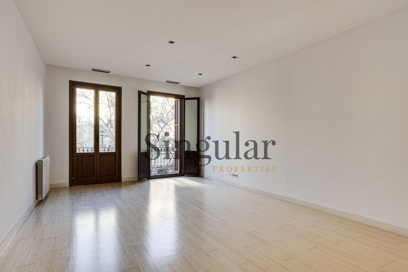Habitación de Piso de alquiler en  Barcelona Capital con Calefacción, Parquet y Balcón
