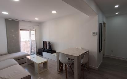 Sala d'estar de Pis en venda en Salamanca Capital amb Calefacció, Moblat i Forn