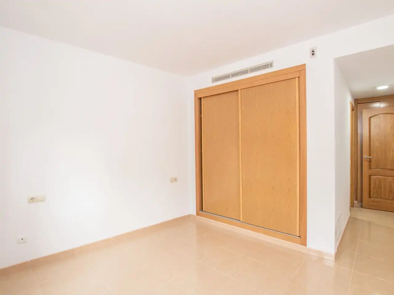 Ground floor to rent in Arnau Rigo Francisá 9, imagen 5