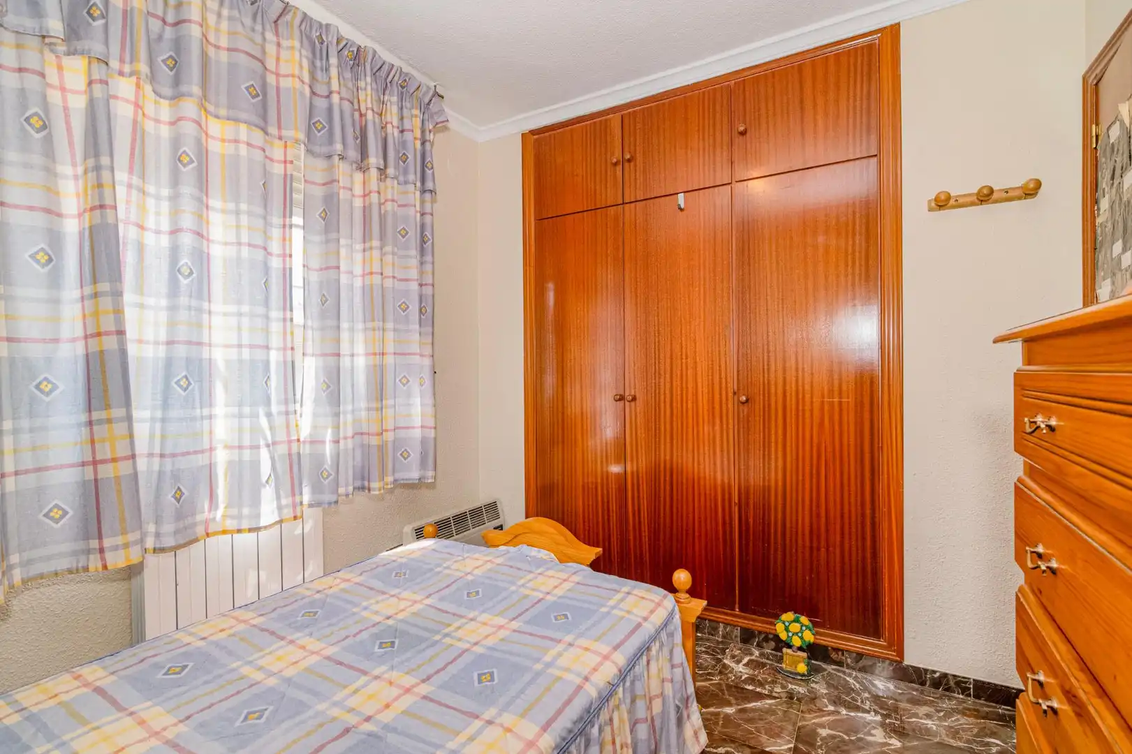 Habitación de Casa adosada en venta en Granada con Aire acondicionado y Calefacción
