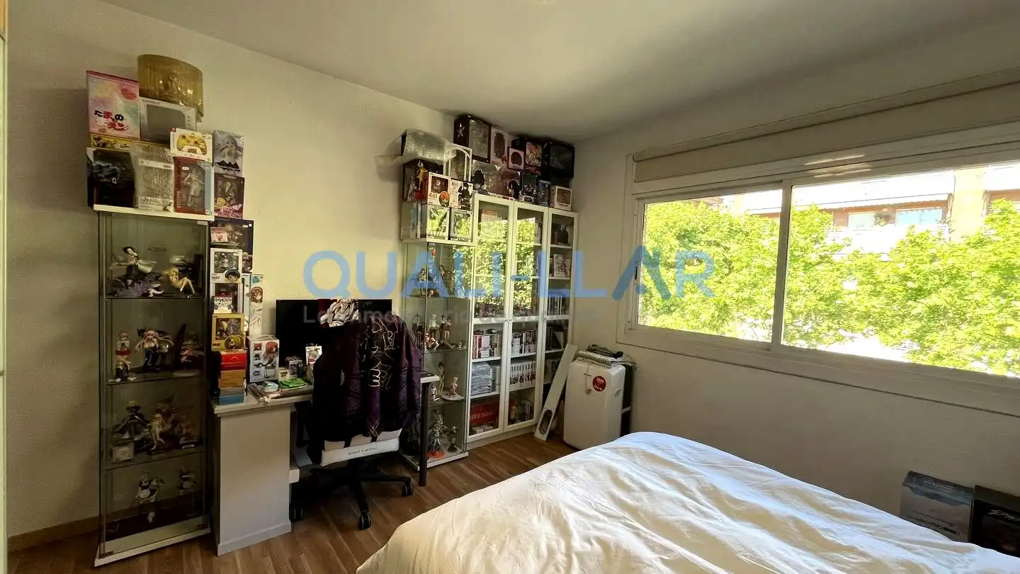 Dormitori de Pis en venda en Sant Feliu de Llobregat amb Aire condicionat, Jardí privat i Parquet