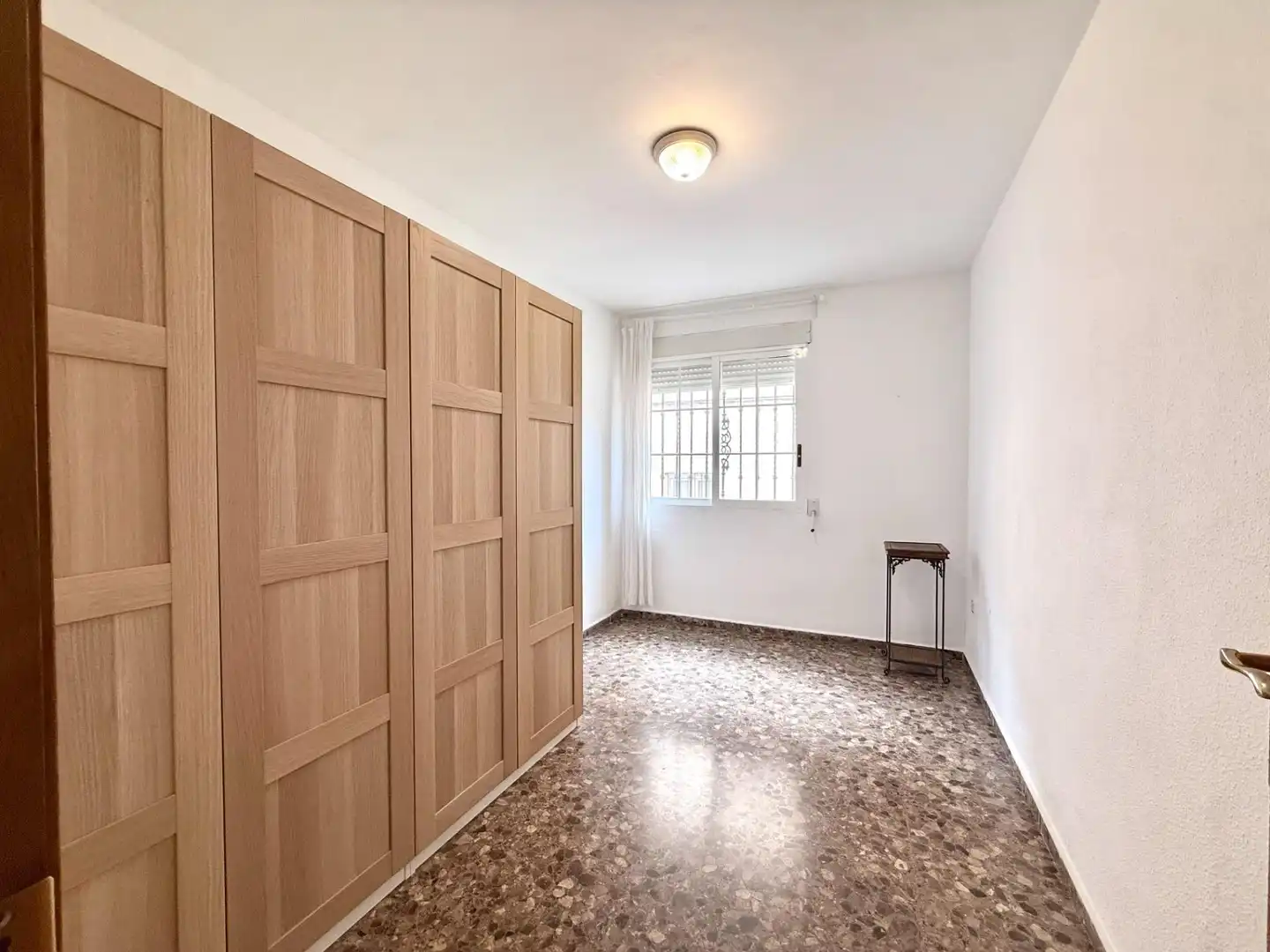Bedroom of Flat for rent in Zona La Ermita