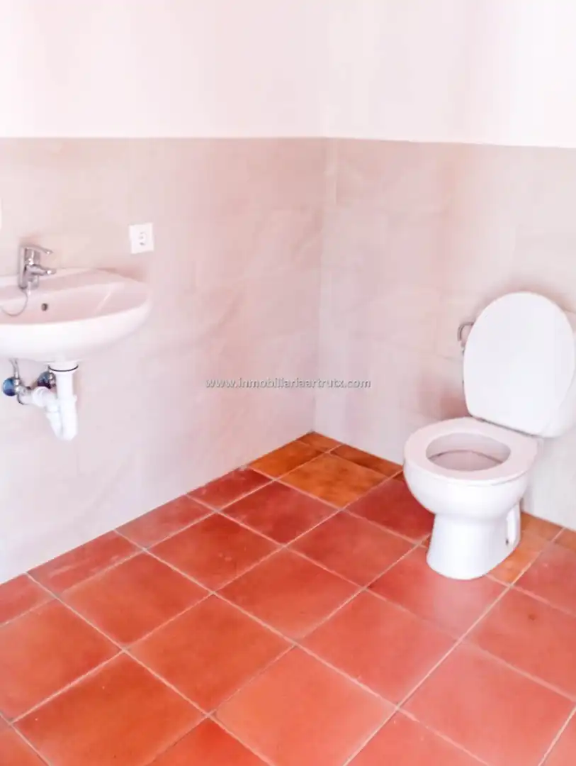 Baño de Local de alquiler en Es Mercadal con Terraza