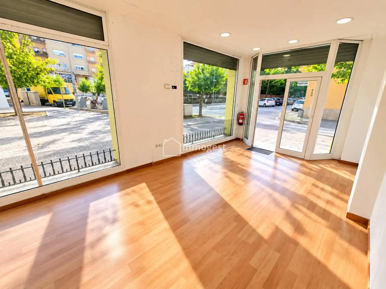 Locale commerciale in affitto a Calle ANSELM CLAVE, imagen 2