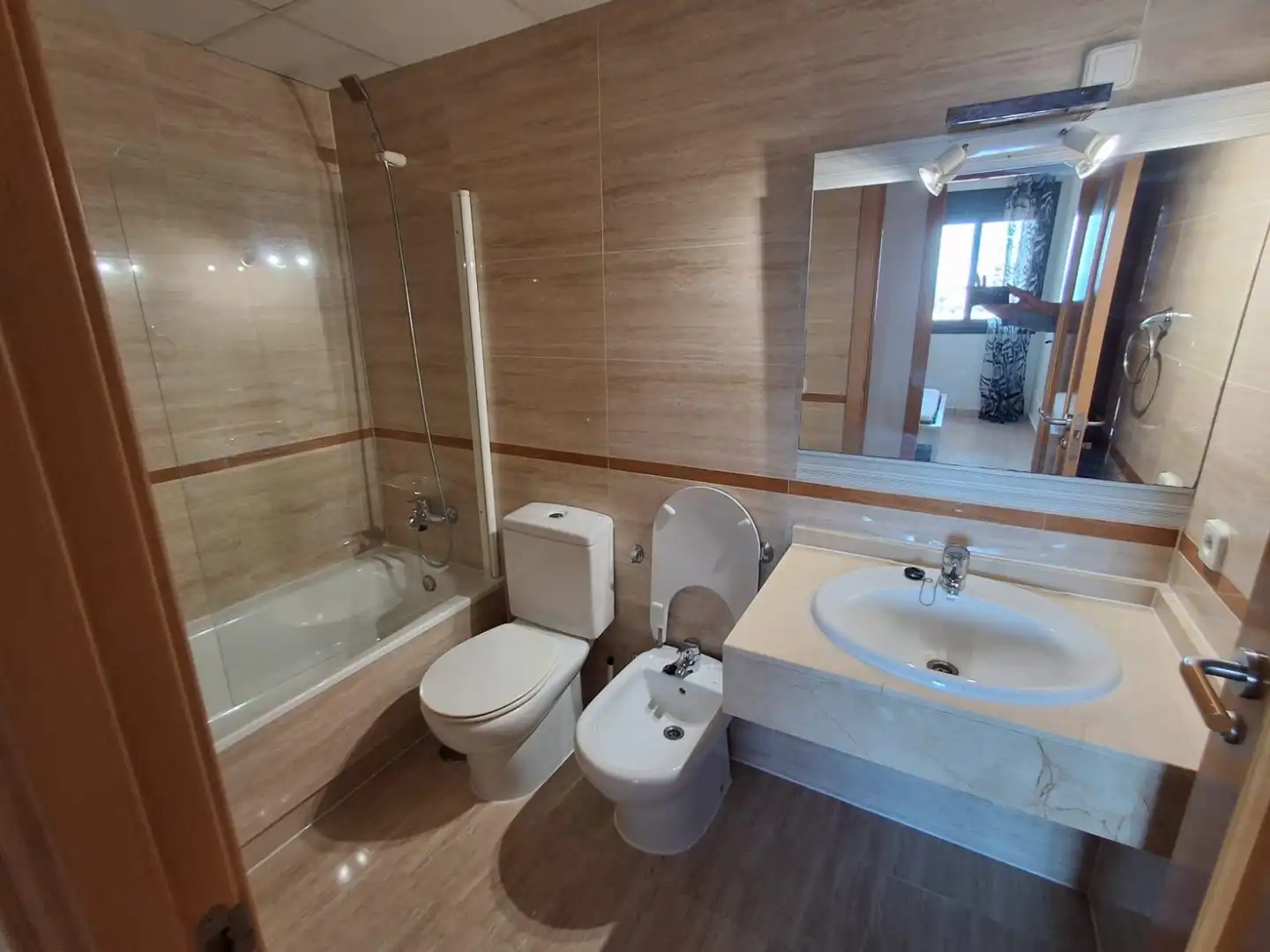 Appartement compact avec piscine à louer à MESTRAL 6, imagen 12