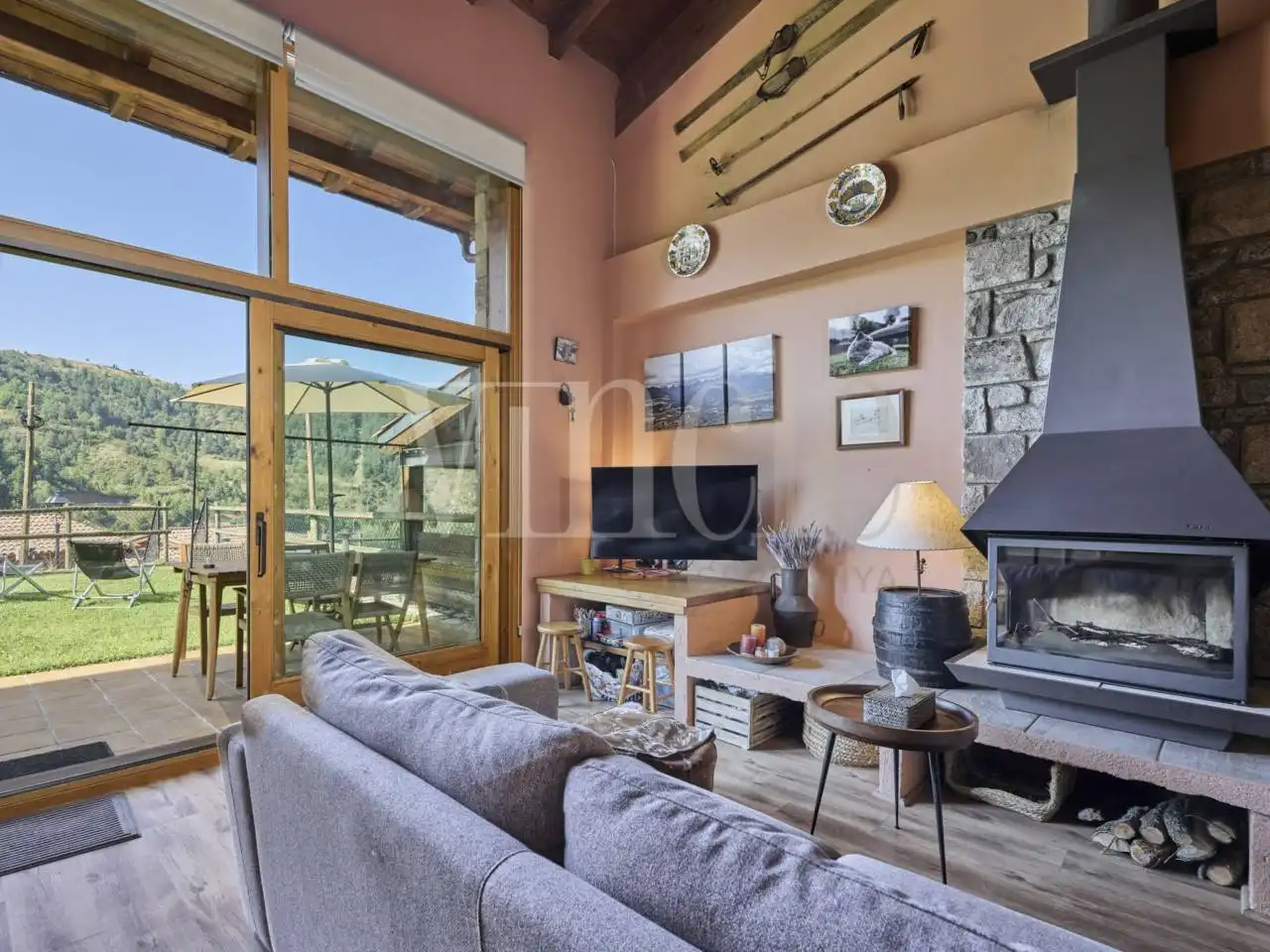 Sala de estar de Casa adosada en venta en Montellà i Martinet con Calefacción, Parquet y Terraza