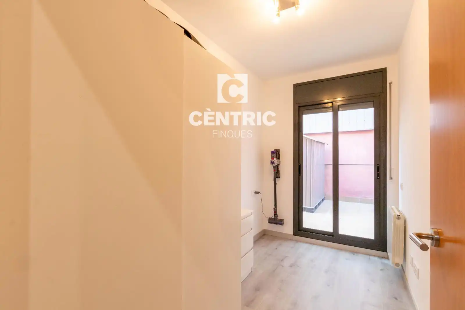 Habitación de Dúplex en venta en Terrassa con Aire acondicionado, Calefacción y Terraza