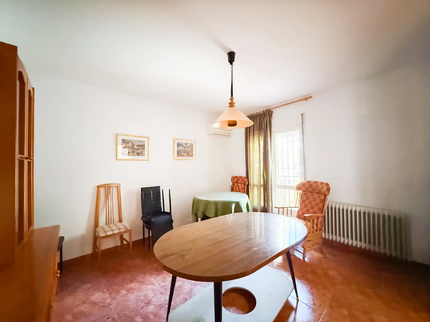 Esszimmer von Einfamilien-Reihenhaus zum Verkauf in Baza mit Klimaanlage, Heizung und Terrasse