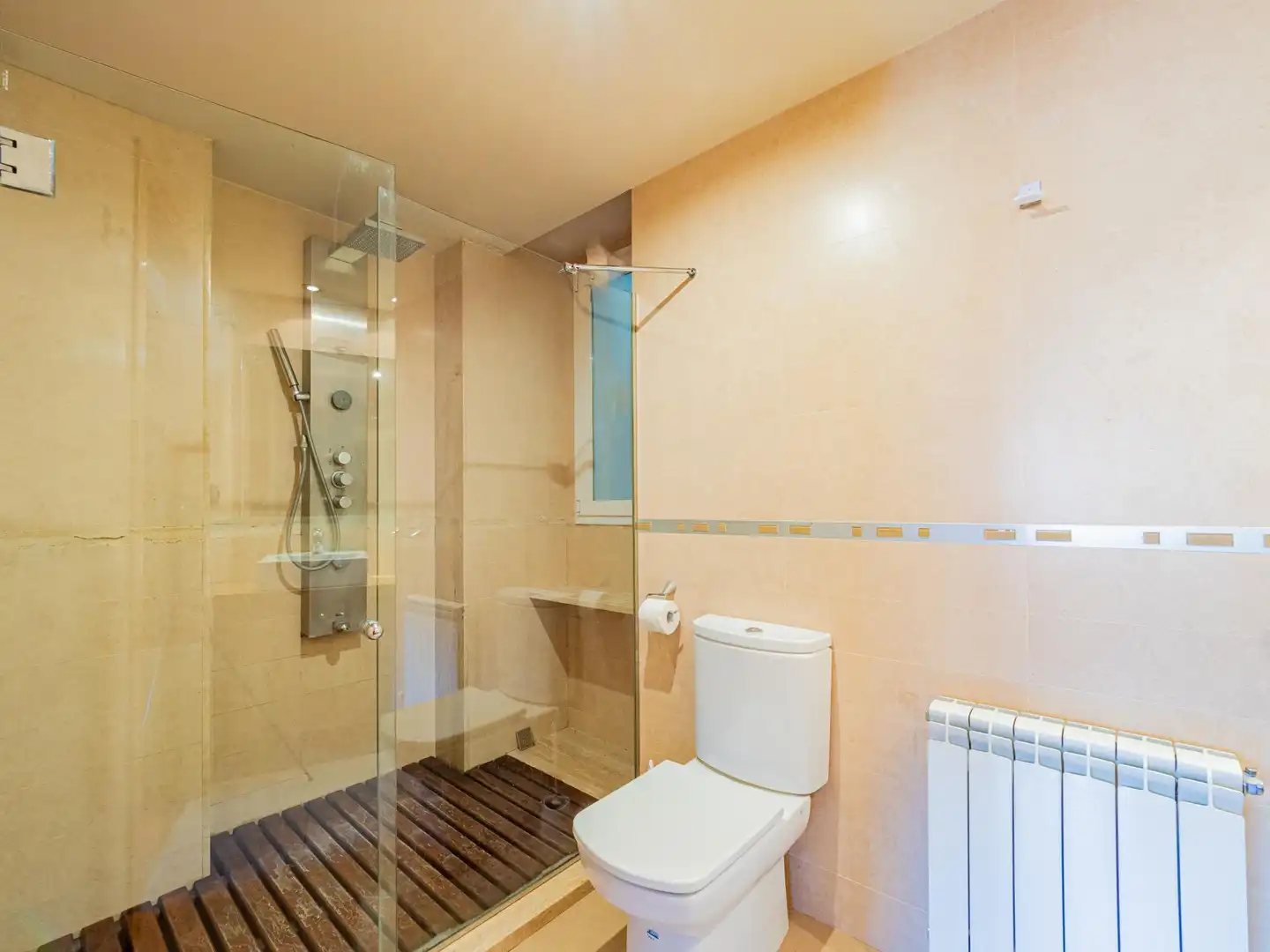 Baño de Piso en venta en Vic con Calefacción