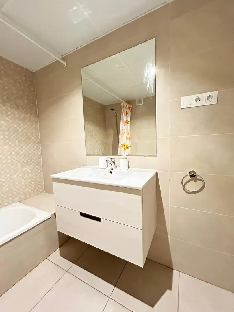 Bathroom of Apartments for rent in Nueva Andalucía