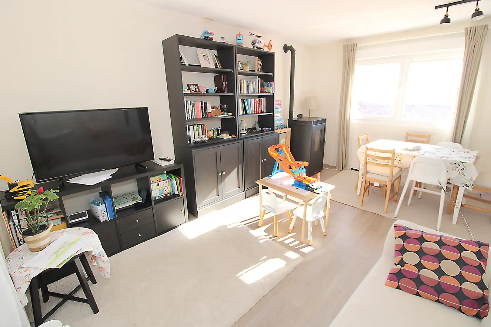 Living room of Houses for sale in Torremocha de Jarama  with Air Conditioner, Heating and Private garden