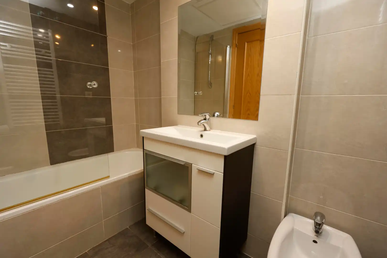 Baño de Apartamento en venta en Zaragoza con Aire acondicionado, Calefacción y Horno