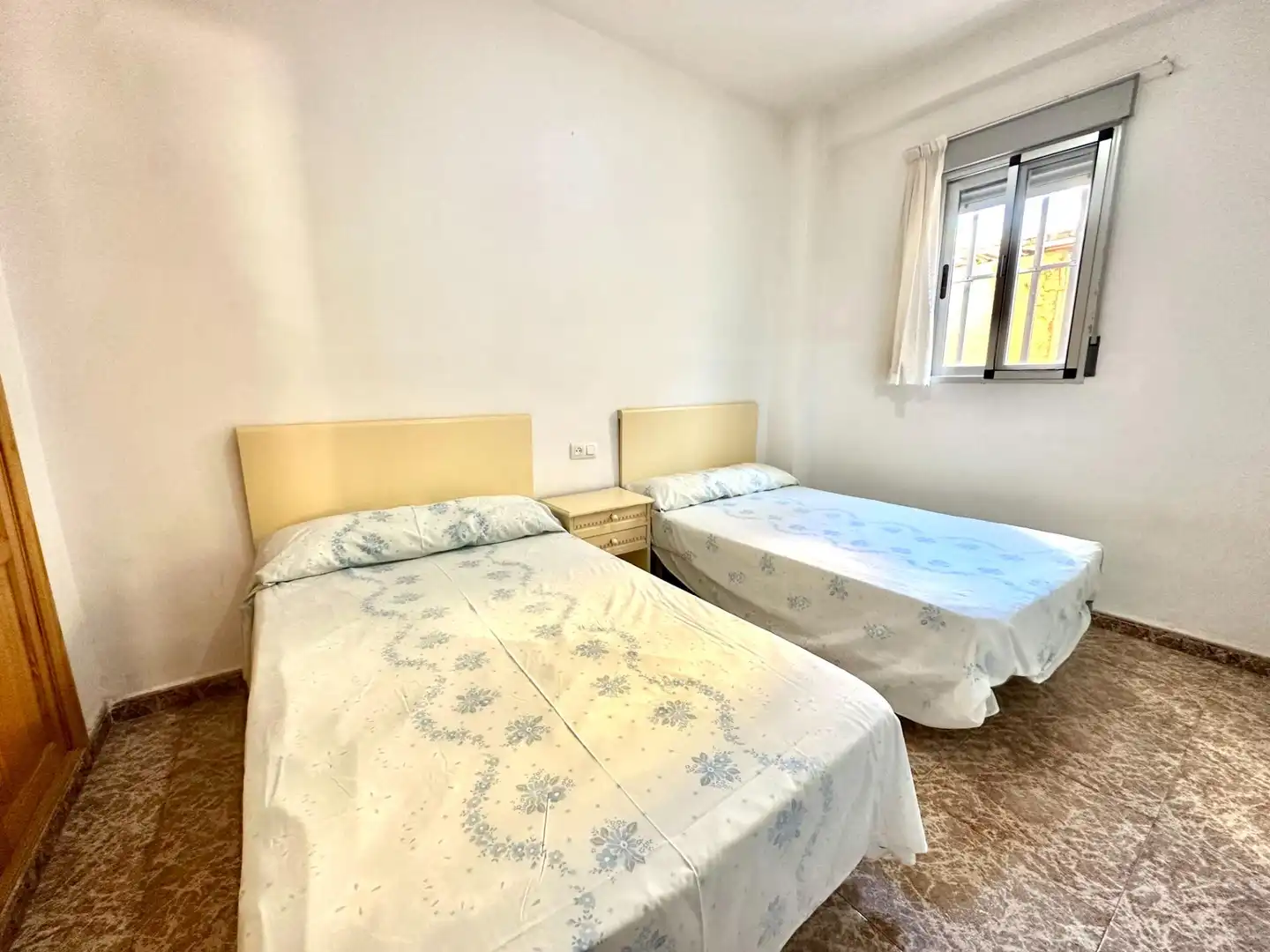 Dormitori de Apartament de lloguer en Miramar amb Terrassa, Moblat i Balcó
